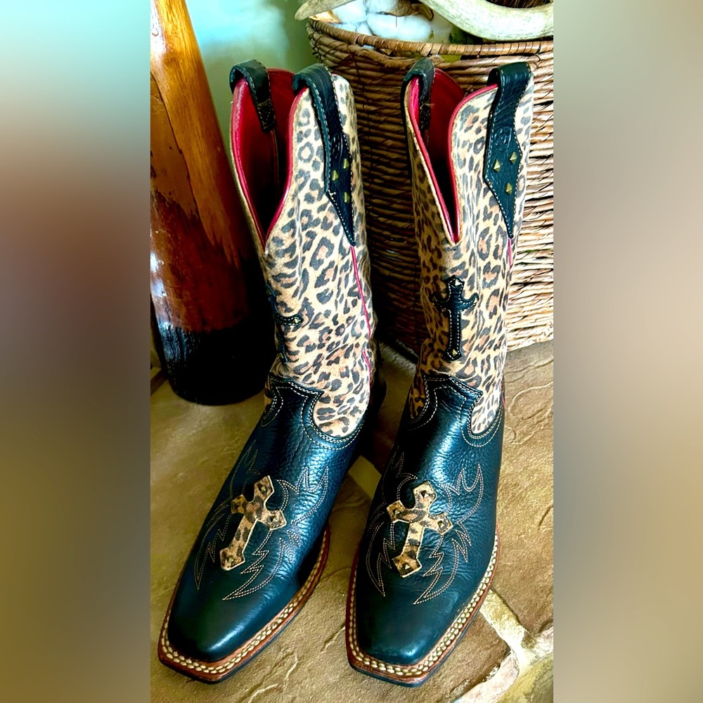 Ariat Leopard Boots, women’s size 8b,